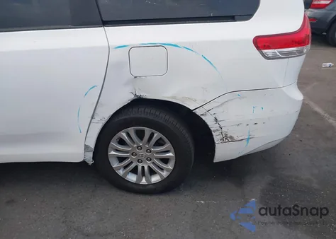 2011 Toyota Sienna Xle V6 from USA, damaged, VIN 5TDYK3DC8BS005157